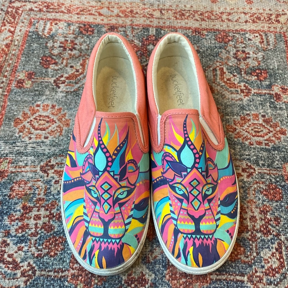 Bucketfeet Lion Slip-On Sneakers Women's 9